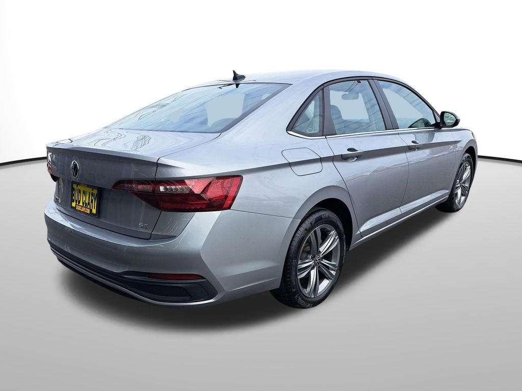 Used 2024 Volkswagen Jetta SE image 6