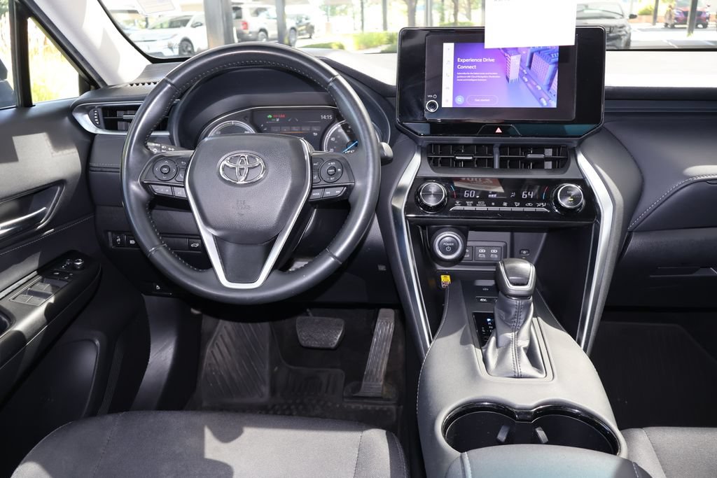 Used 2023 Toyota Venza LE AWD/4WD image 2