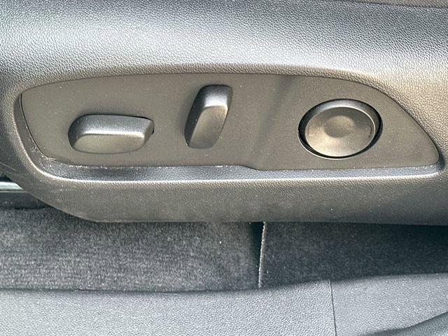 Used 2025 Chevrolet Equinox LT w/ Convenience Package II image 16