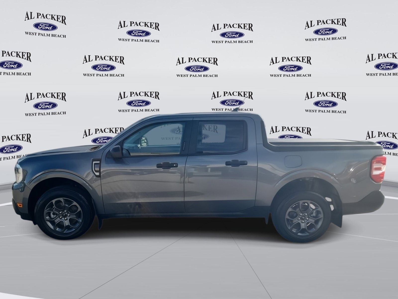 Used 2023 Ford Maverick XLT image 2
