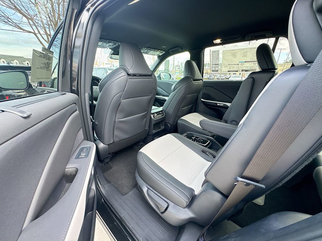 New 2026 Lexus TX 500h AWD image 32