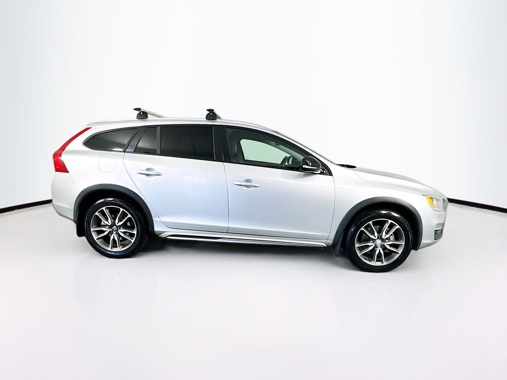 Used 2017 Volvo V60 T5 Cross Country w/ Climate Package AWD/4WD image 11