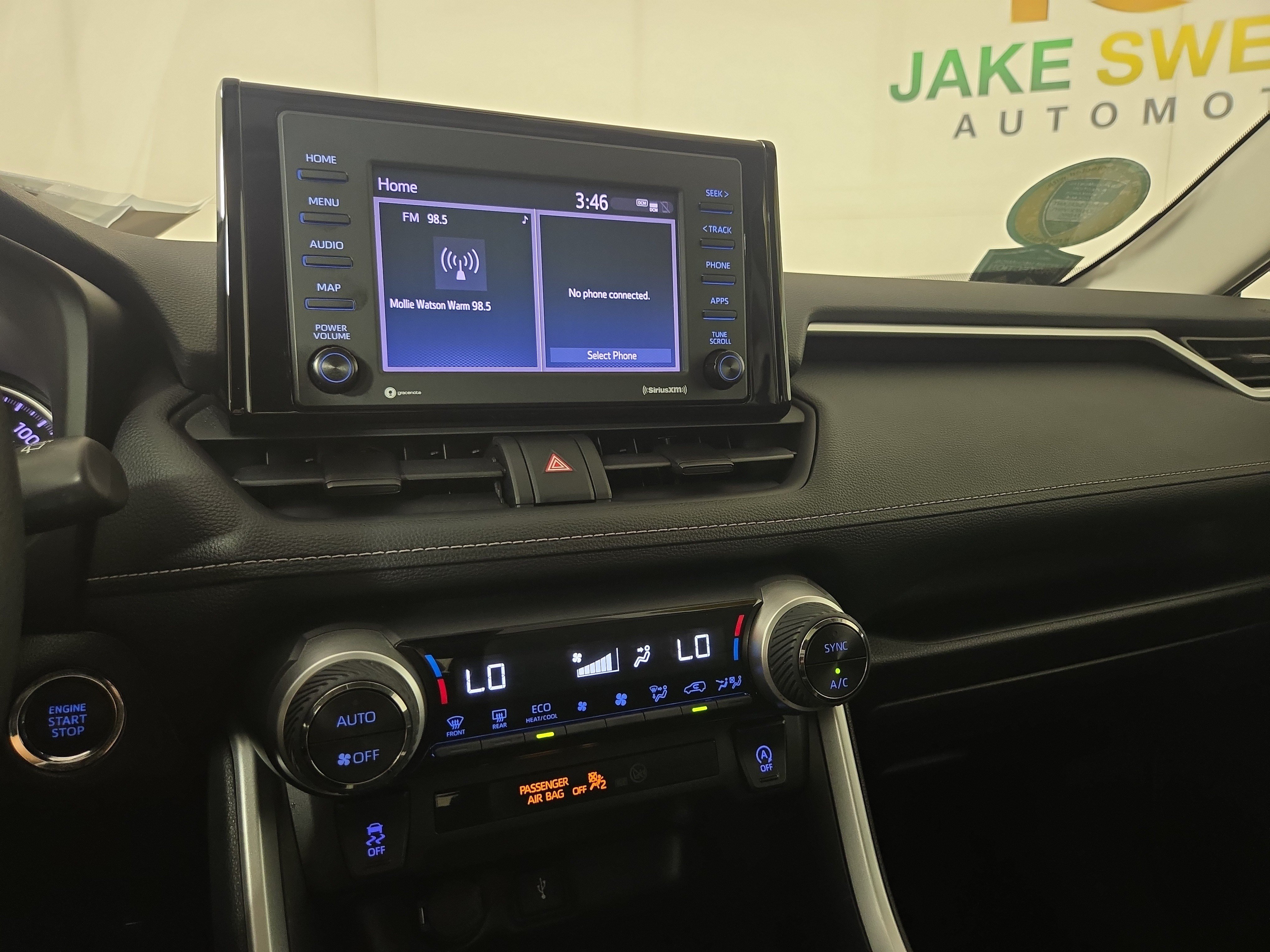 Used 2020 Toyota RAV4 XLE w/ Convenience Package FWD image 23