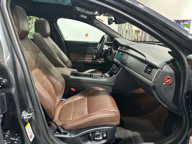 Used 2019 Jaguar XF S AWD/4WD image 82