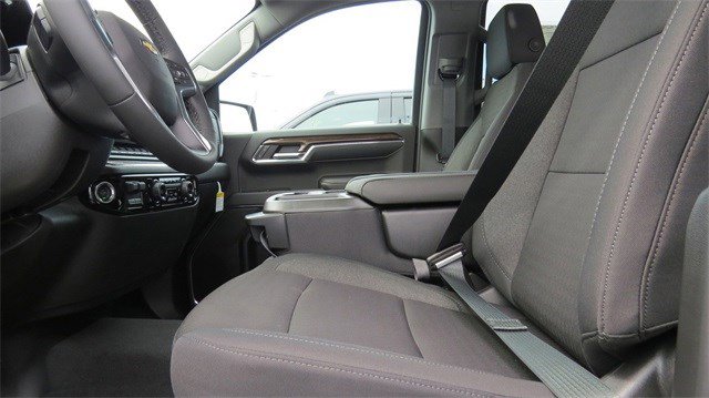 New 2024 Chevrolet Silverado 1500 Custom Trail Boss w/ LPO, Dark Essentials Package image 20