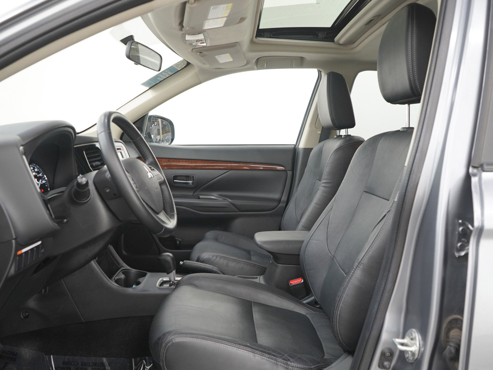 Used 2014 Mitsubishi Outlander SE AWD/4WD image 24