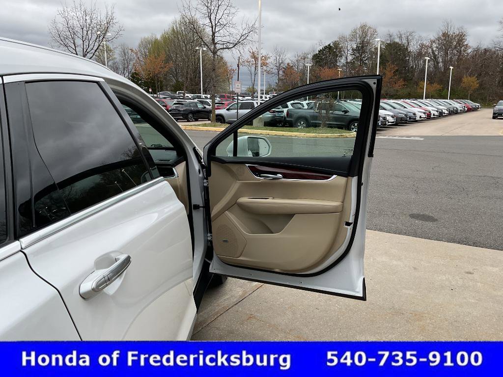 Used 2019 Cadillac XT5 Luxury FWD image 18