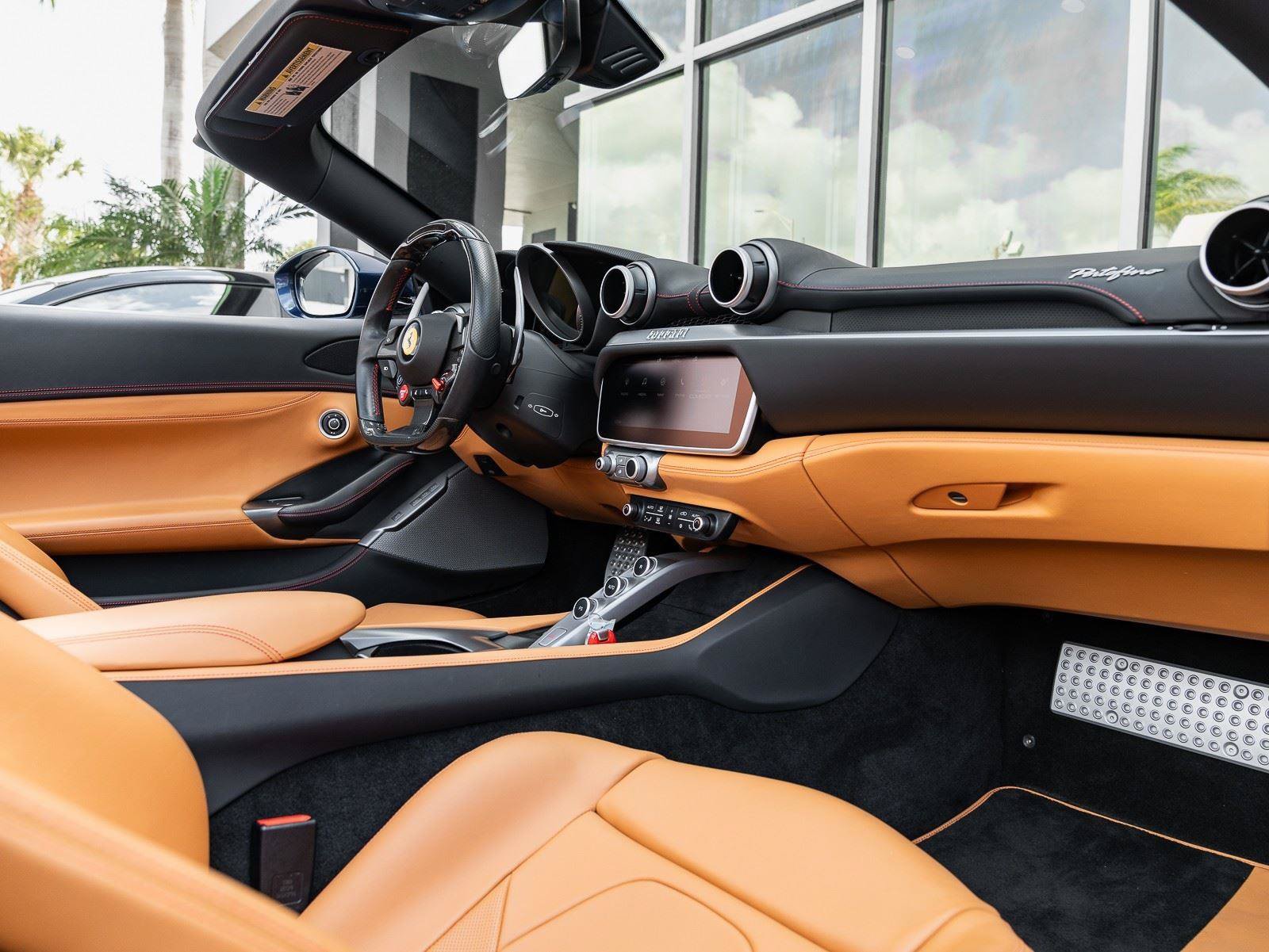 Used 2019 Ferrari Portofino RWD image 2