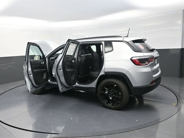 New 2026 Jeep Compass Latitude image 34