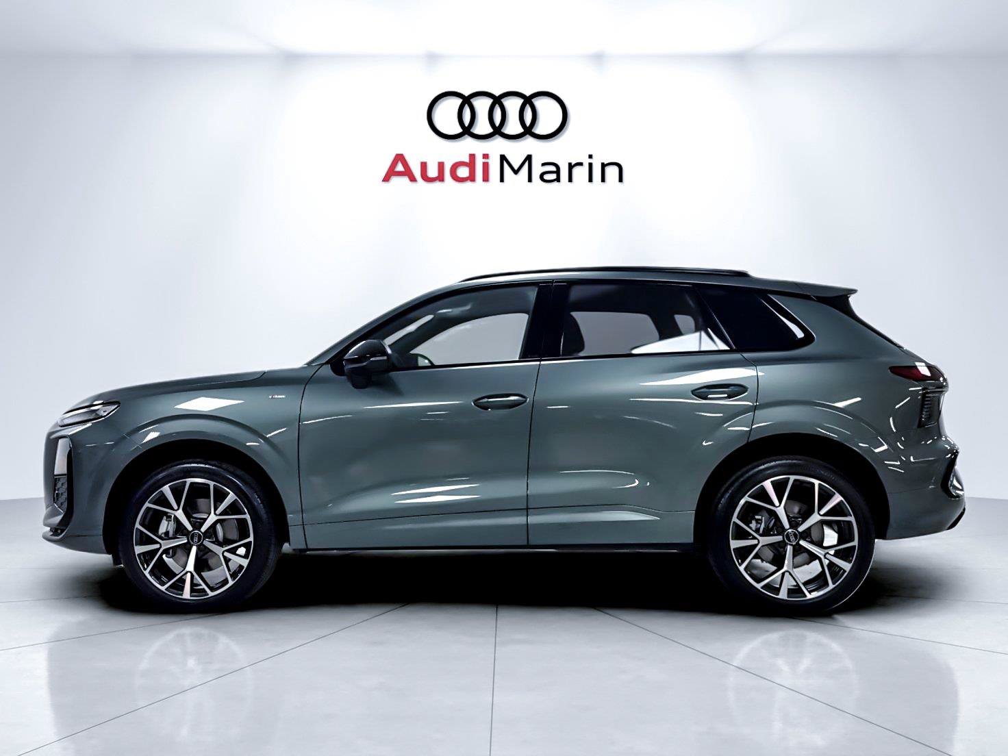 New 2026 Audi Q3 quattro 2.0T AWD/4WD image 2