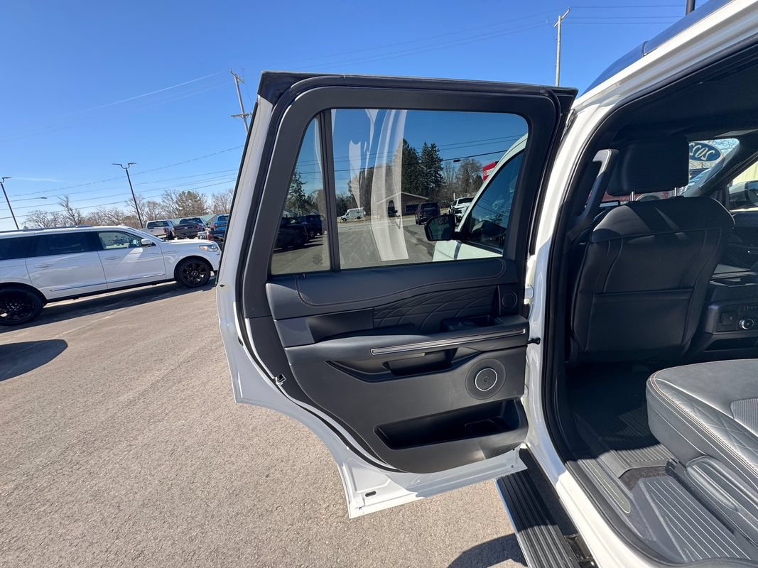 Used 2022 Ford Expedition Platinum AWD/4WD image 41