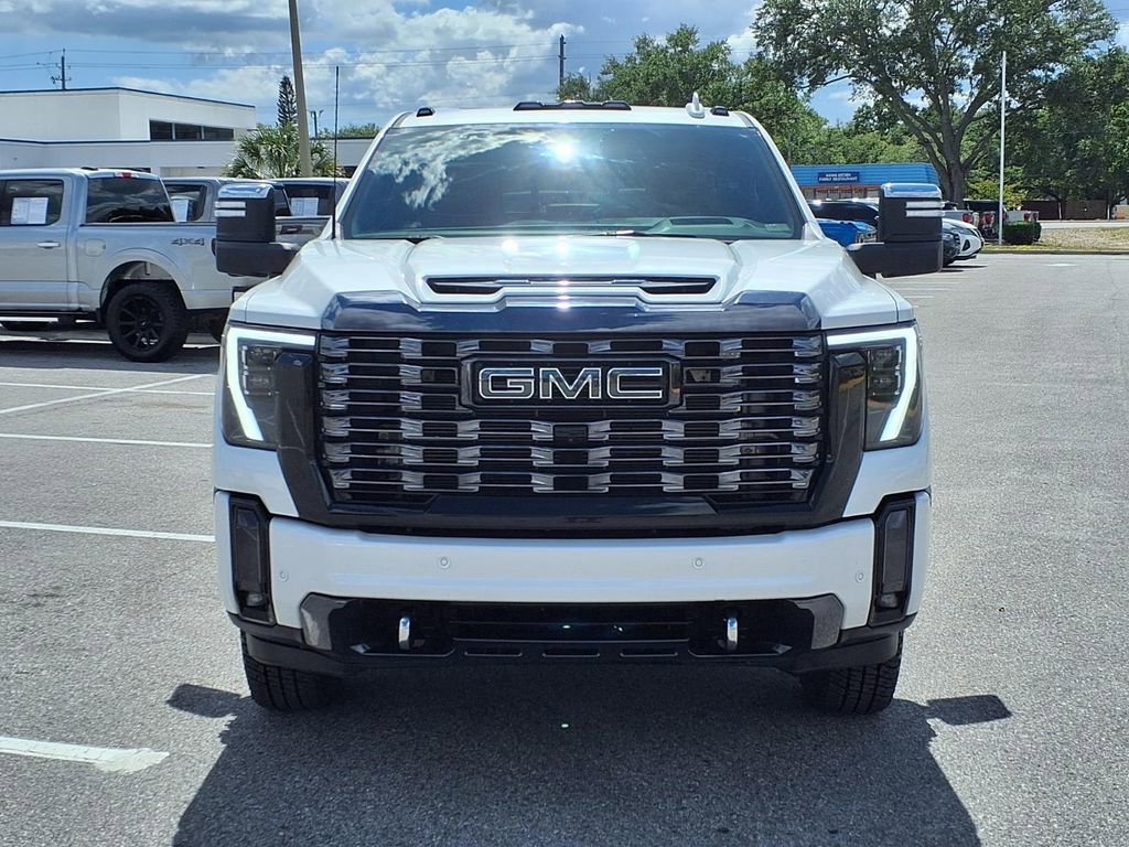 Used 2024 GMC Sierra 3500 Denali Ultimate AWD/4WD image 2