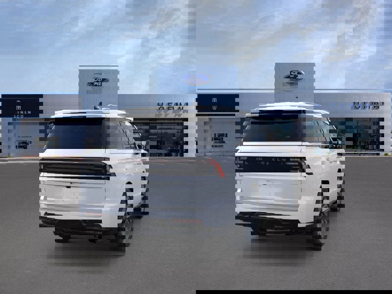 New 2025 Lincoln Navigator Reserve image 8