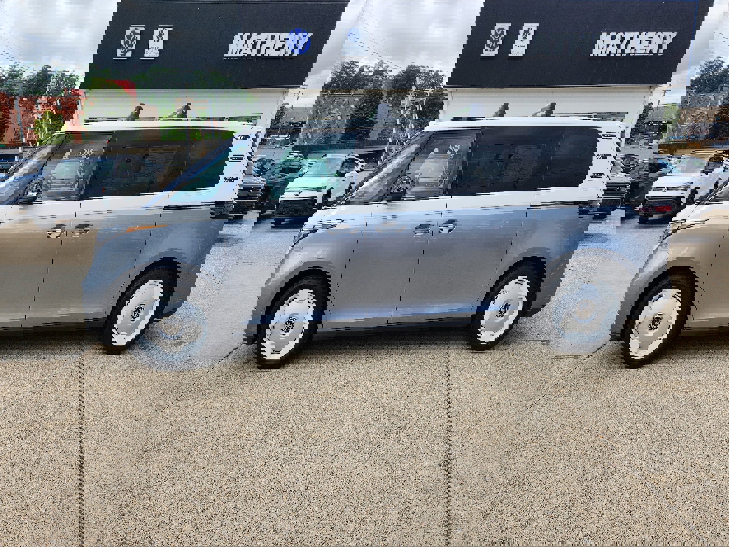 New 2025 Volkswagen ID. Buzz 1st Edition image 2