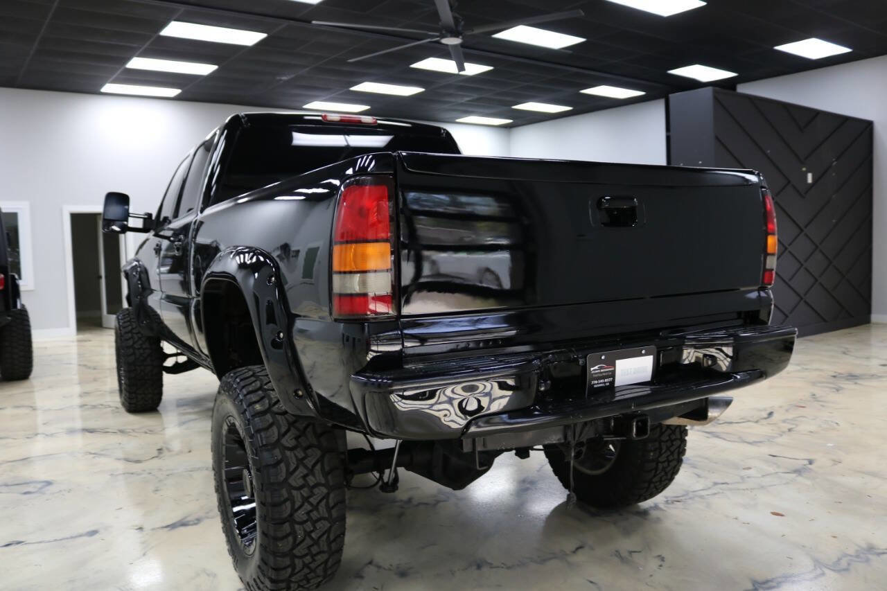 Used 2006 GMC Sierra 2500 SLT w/ Heavy-Duty Power Package image 28