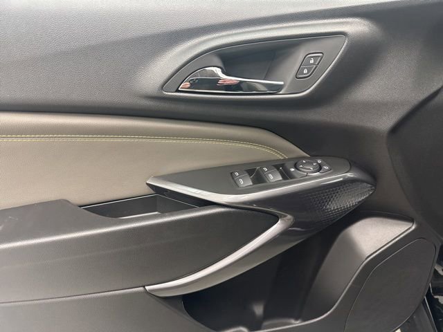 New 2026 Chevrolet Trax ACTIV w/ Sunroof Package image 9