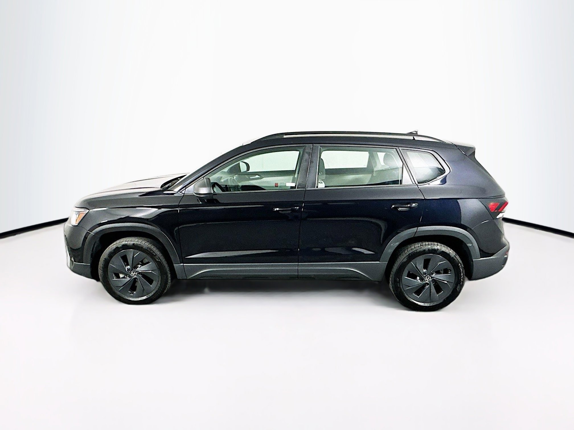 Used 2025 Volkswagen Taos S FWD image 4