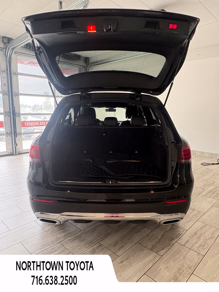Used 2021 Mercedes-Benz GLC 300 4MATIC image 5