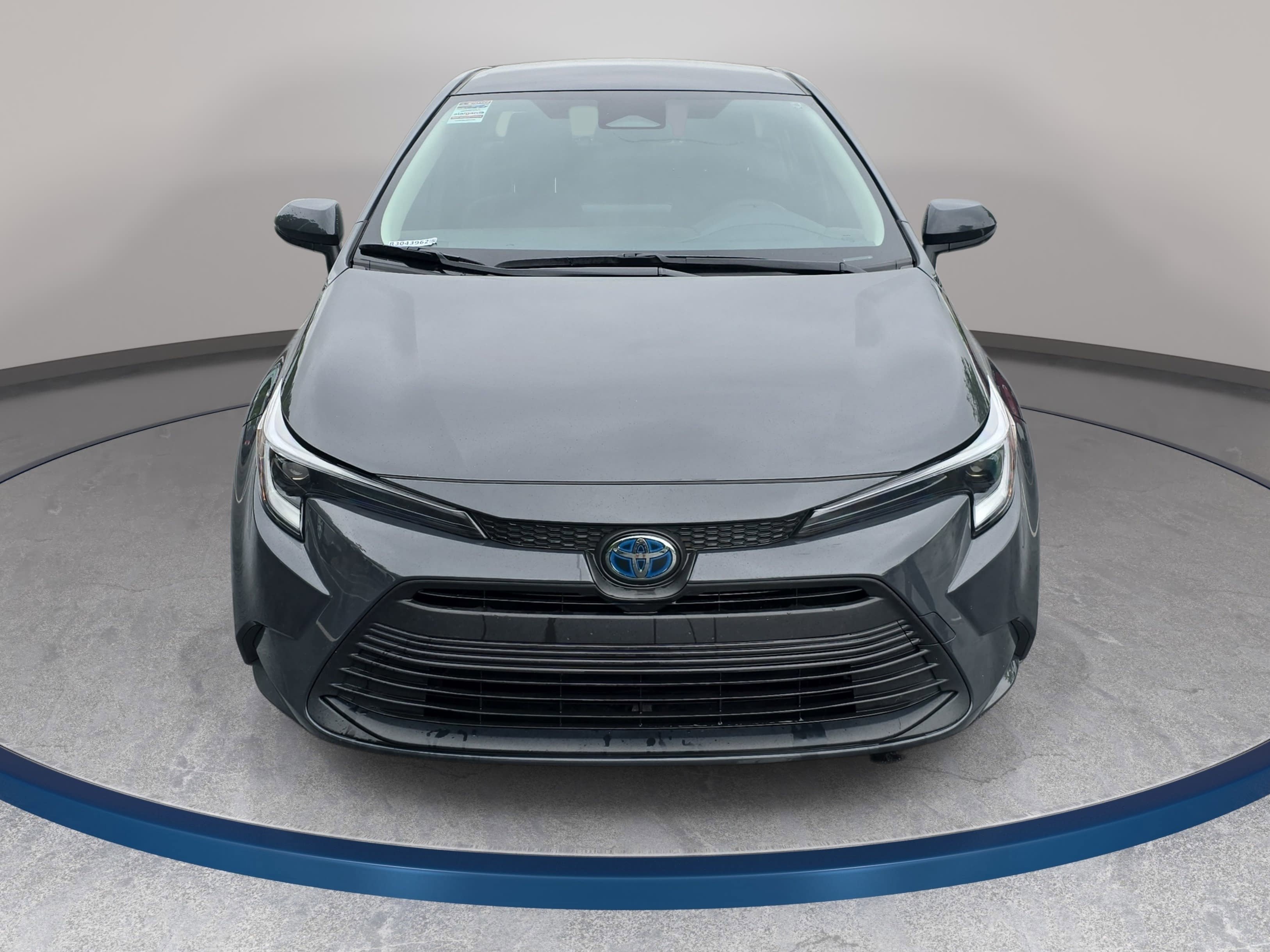 Used 2024 Toyota Corolla LE FWD image 2