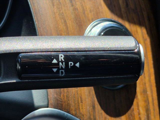 Used 2025 Mercedes-Benz GLC 350e 4MATIC image 11