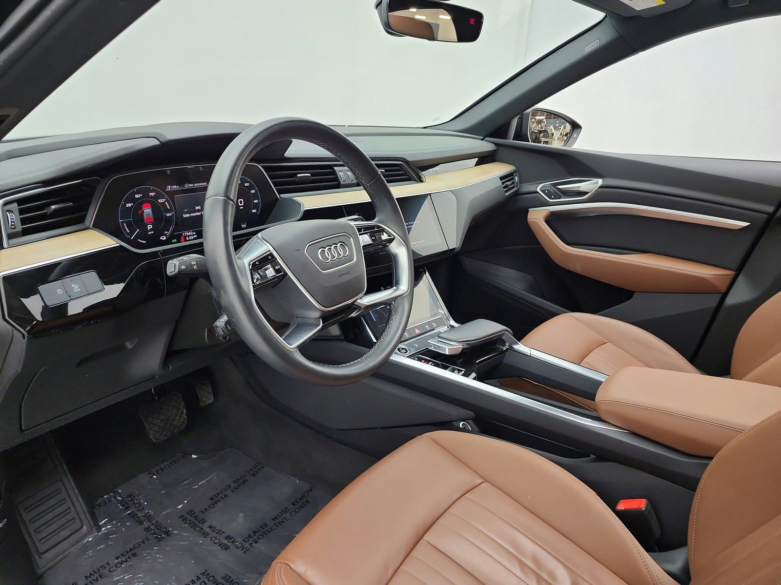 Used 2024 Audi Q8 e-tron Premium AWD/4WD image 12