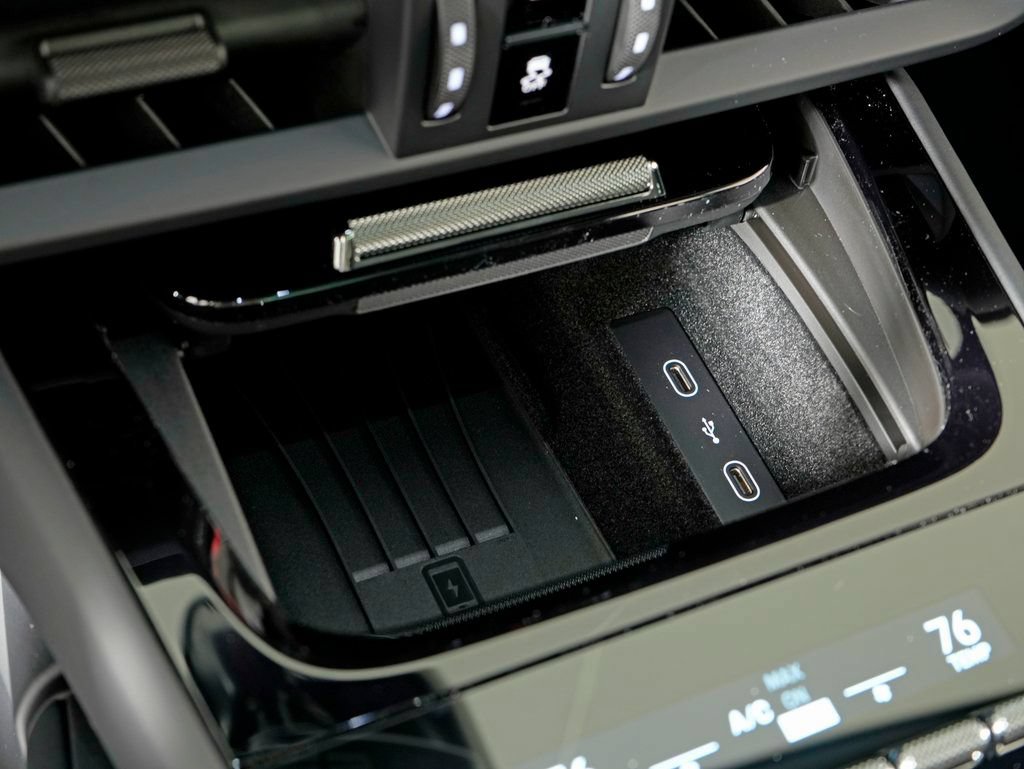 Certified 2026 Porsche Cayenne AWD/4WD image 30