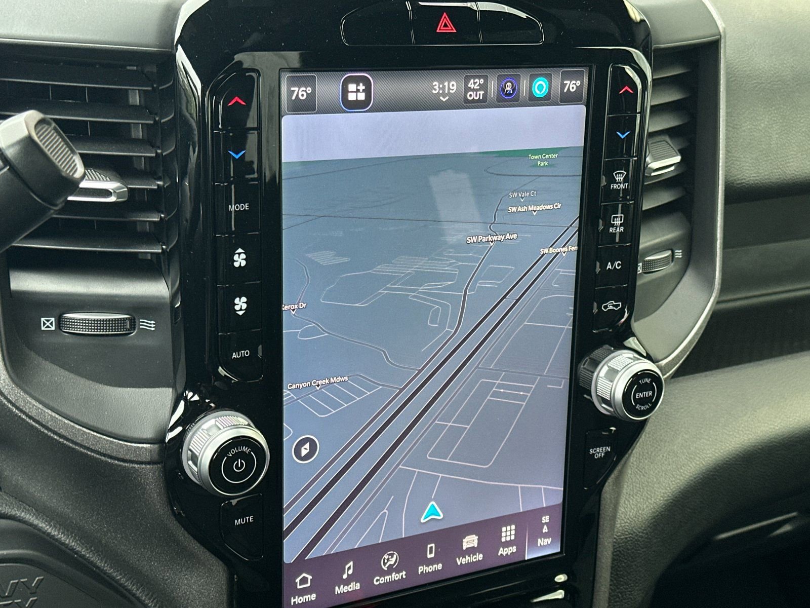 Used 2025 RAM 2500 Tradesman image 15