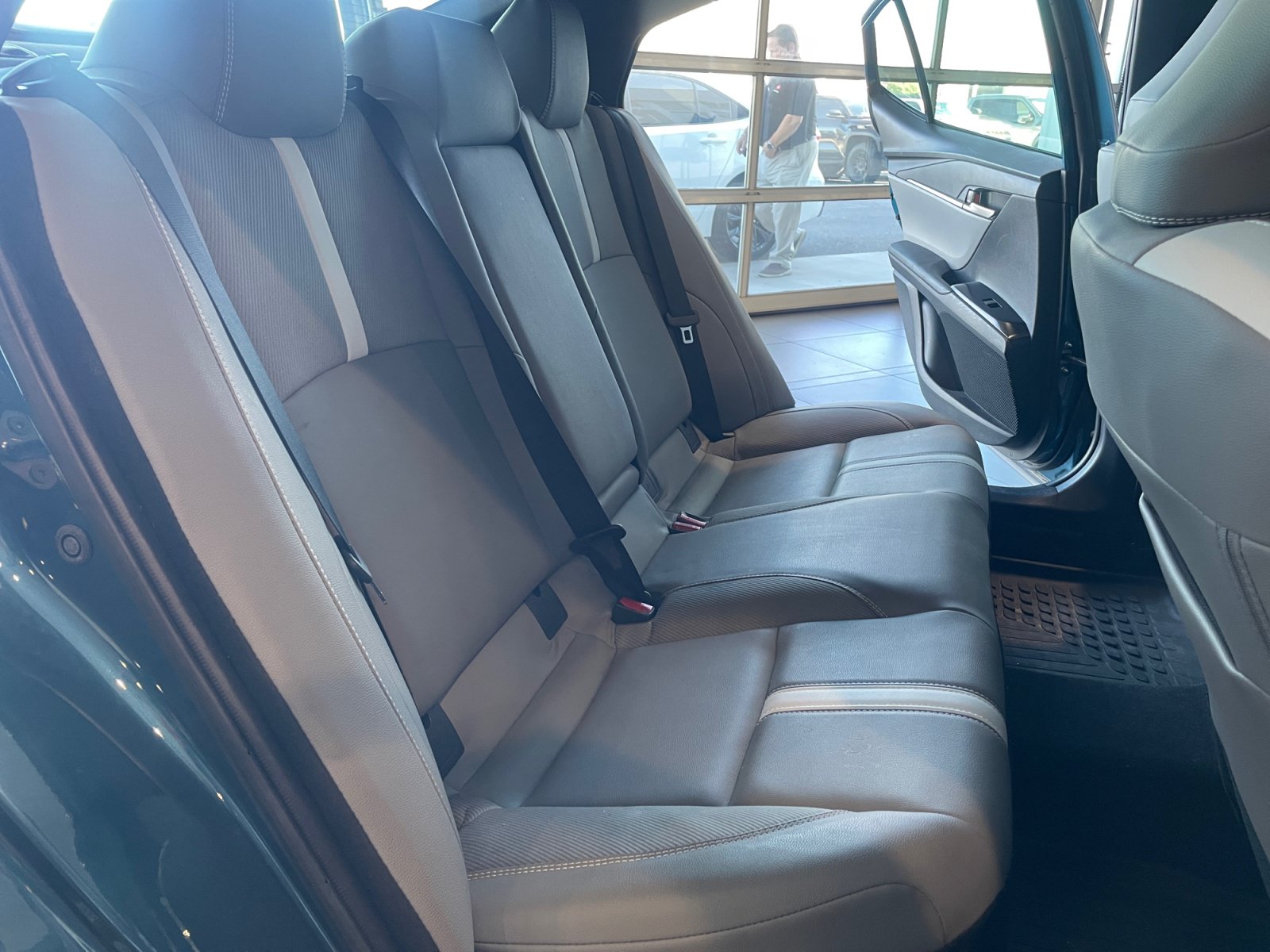 Used 2025 Toyota Camry SE w/ Convenience Package FWD image 18