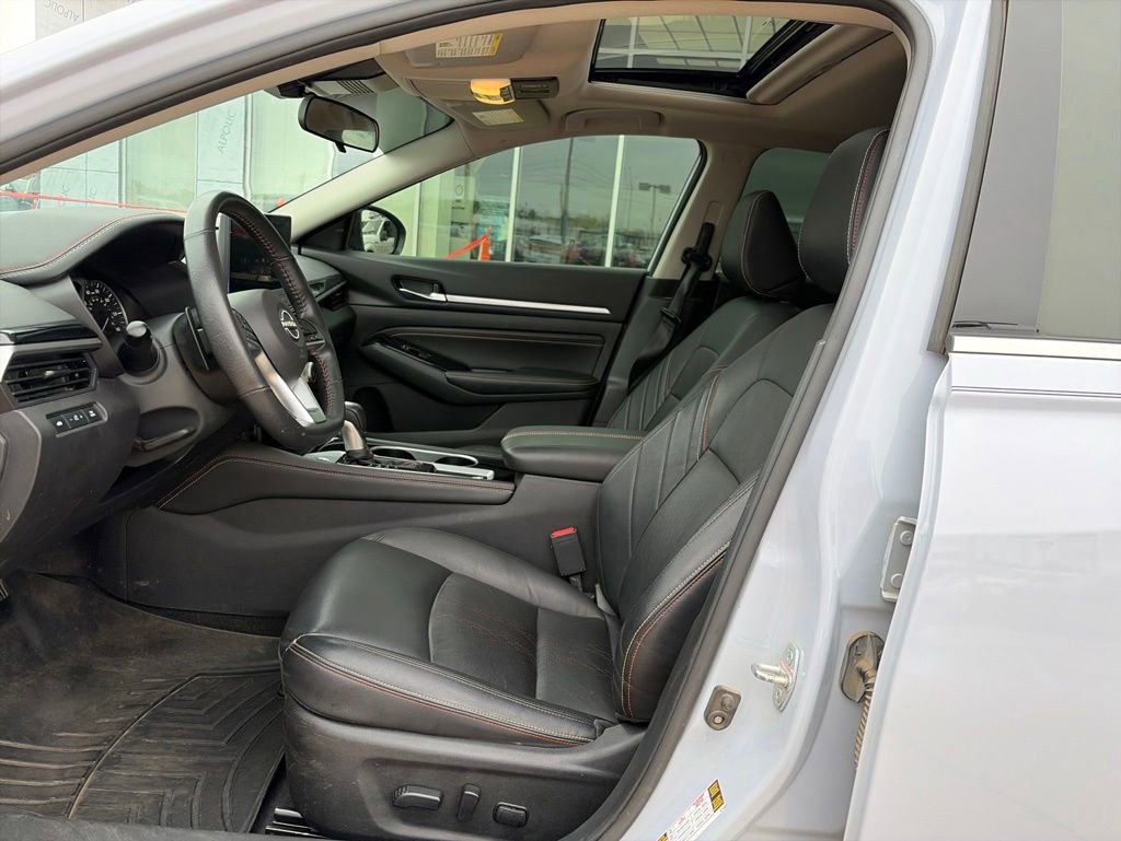 Certified 2023 Nissan Altima 2.5 SR w/ SR Premium Package FWD image 7