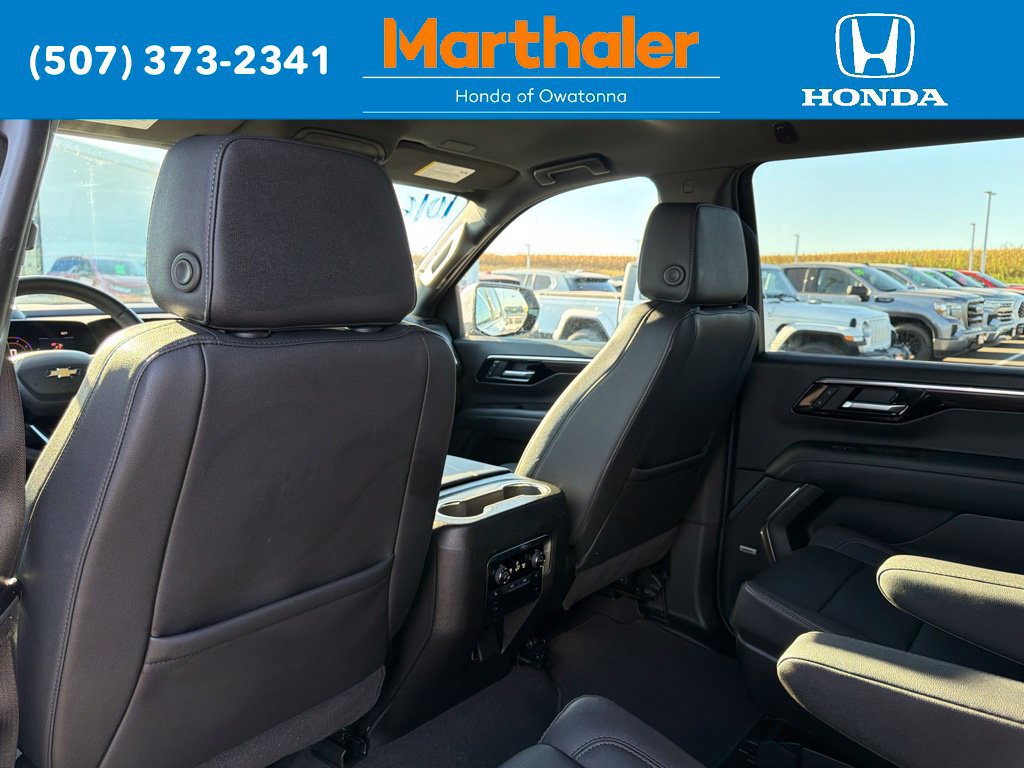 Used 2026 Chevrolet Suburban LT w/ Comfort Package AWD/4WD image 14