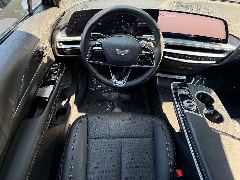 Certified 2024 Cadillac Lyriq Sport w/ LPO, Floor Liner Package AWD/4WD image 4