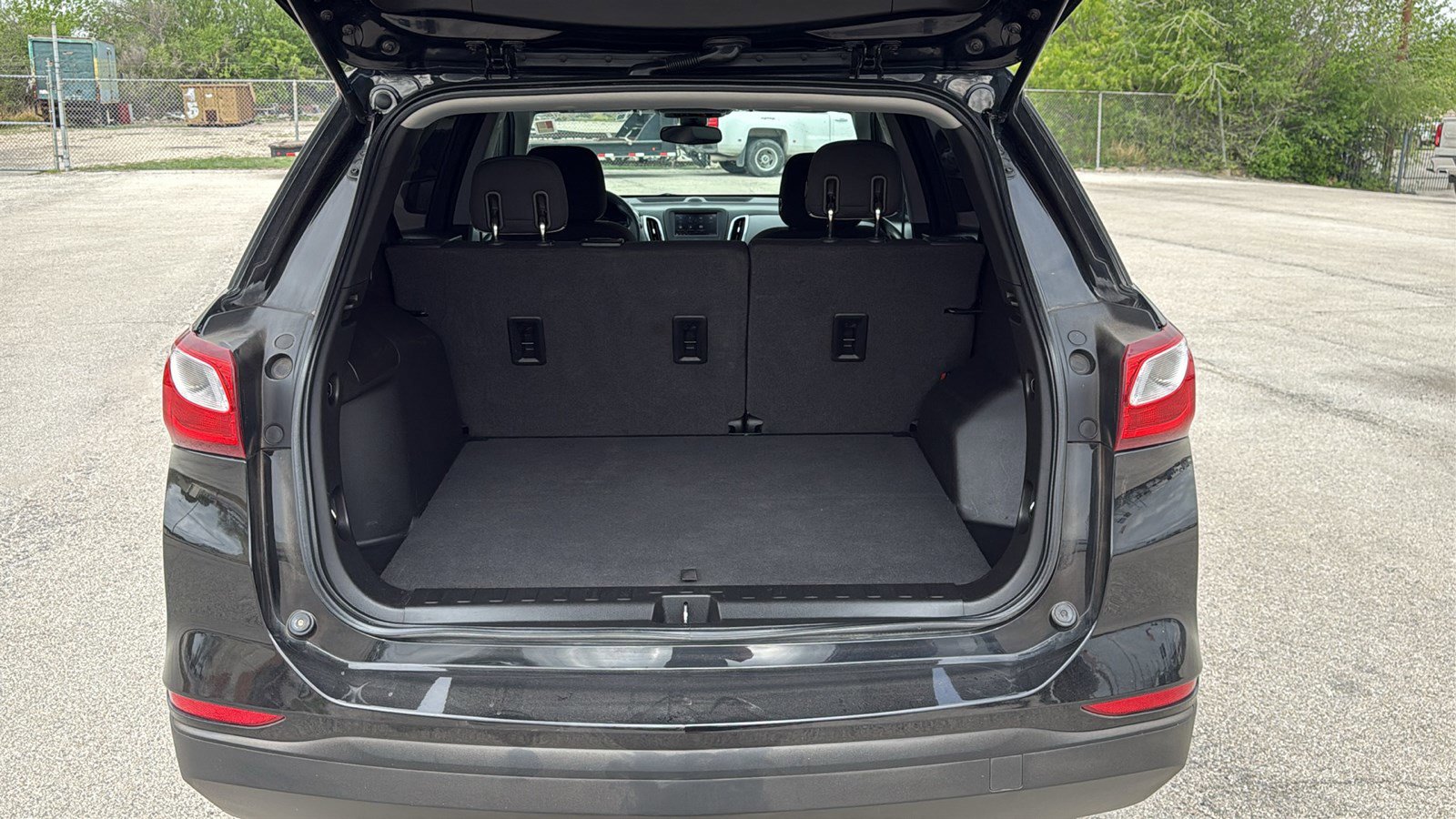 Used 2020 Chevrolet Equinox LS w/ LS Convenience Package image 24