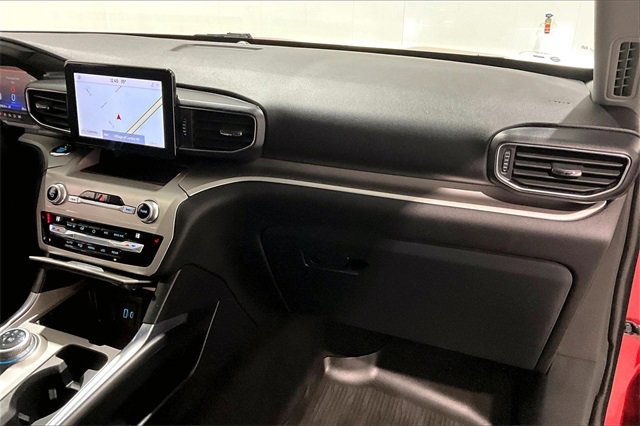 Used 2021 Ford Explorer XLT image 28