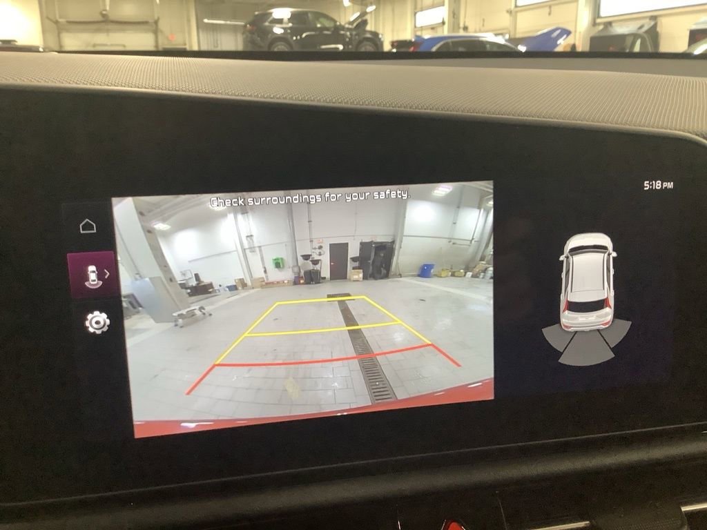 Certified 2025 Kia Niro EX image 17