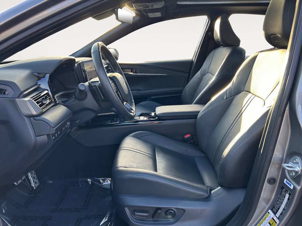 Used 2025 Toyota Camry XSE FWD image 16
