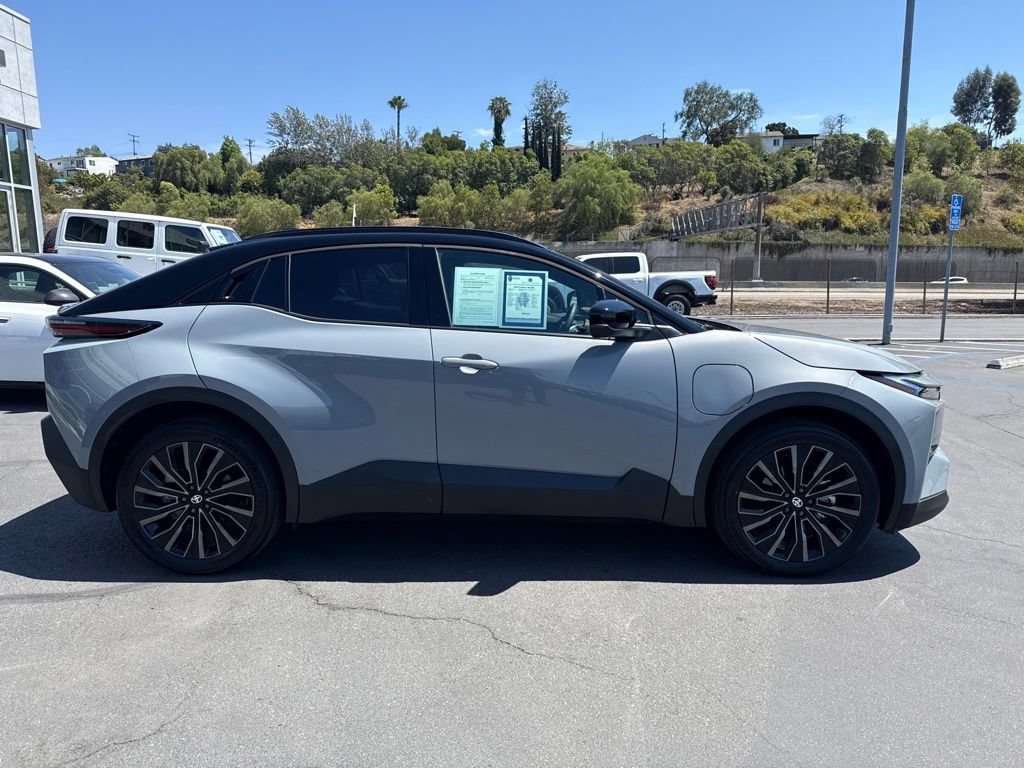 Used 2026 Toyota C-HR AWD/4WD image 9