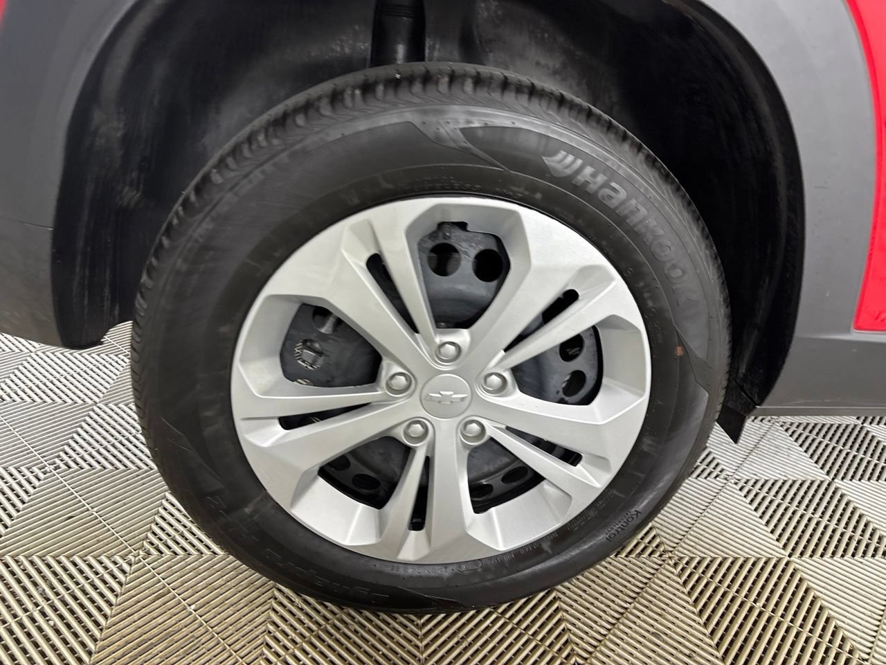 Used 2026 Chevrolet Trax LS FWD image 32
