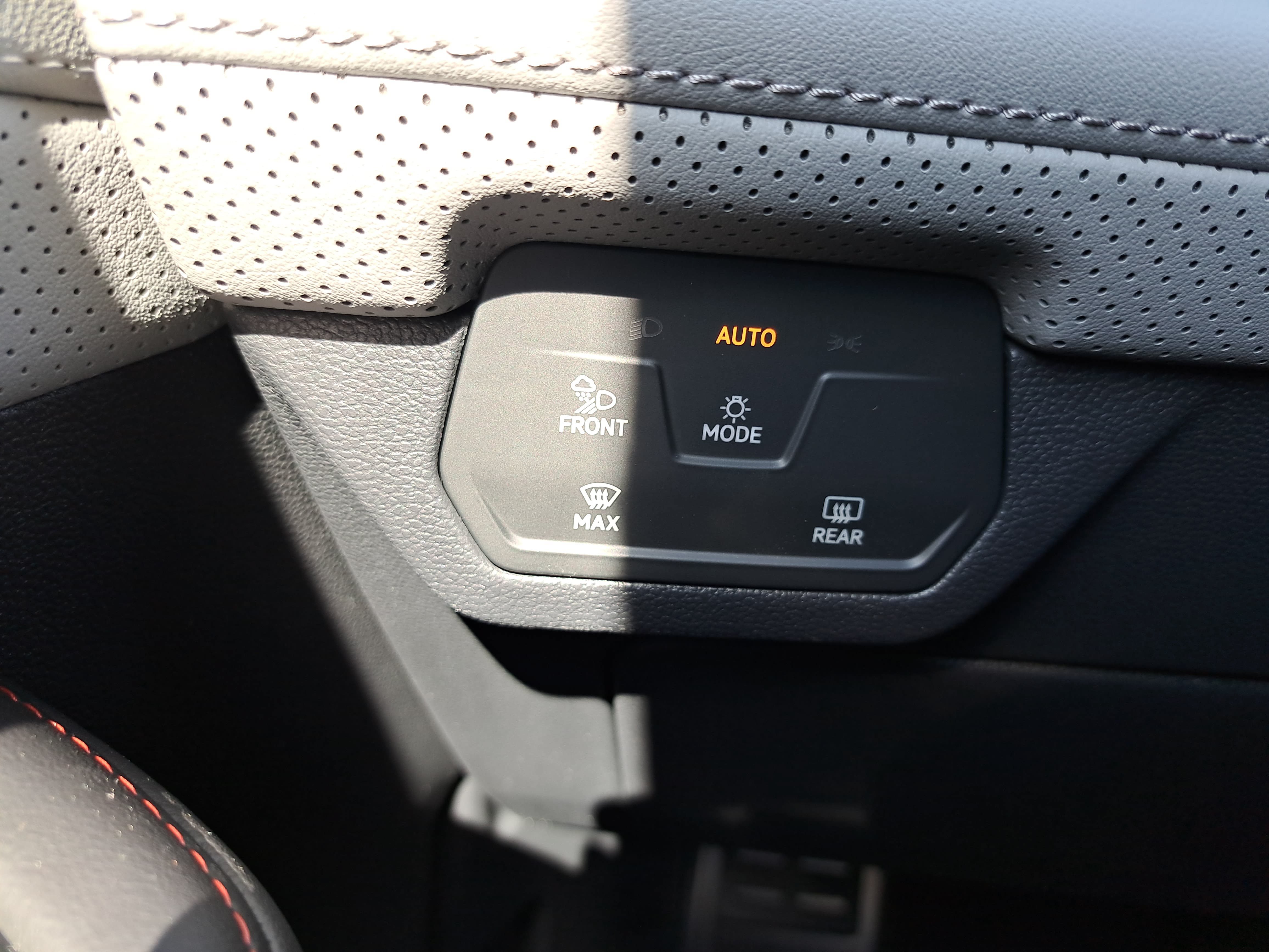 New 2026 Volkswagen Atlas Peak Edition AWD/4WD image 26