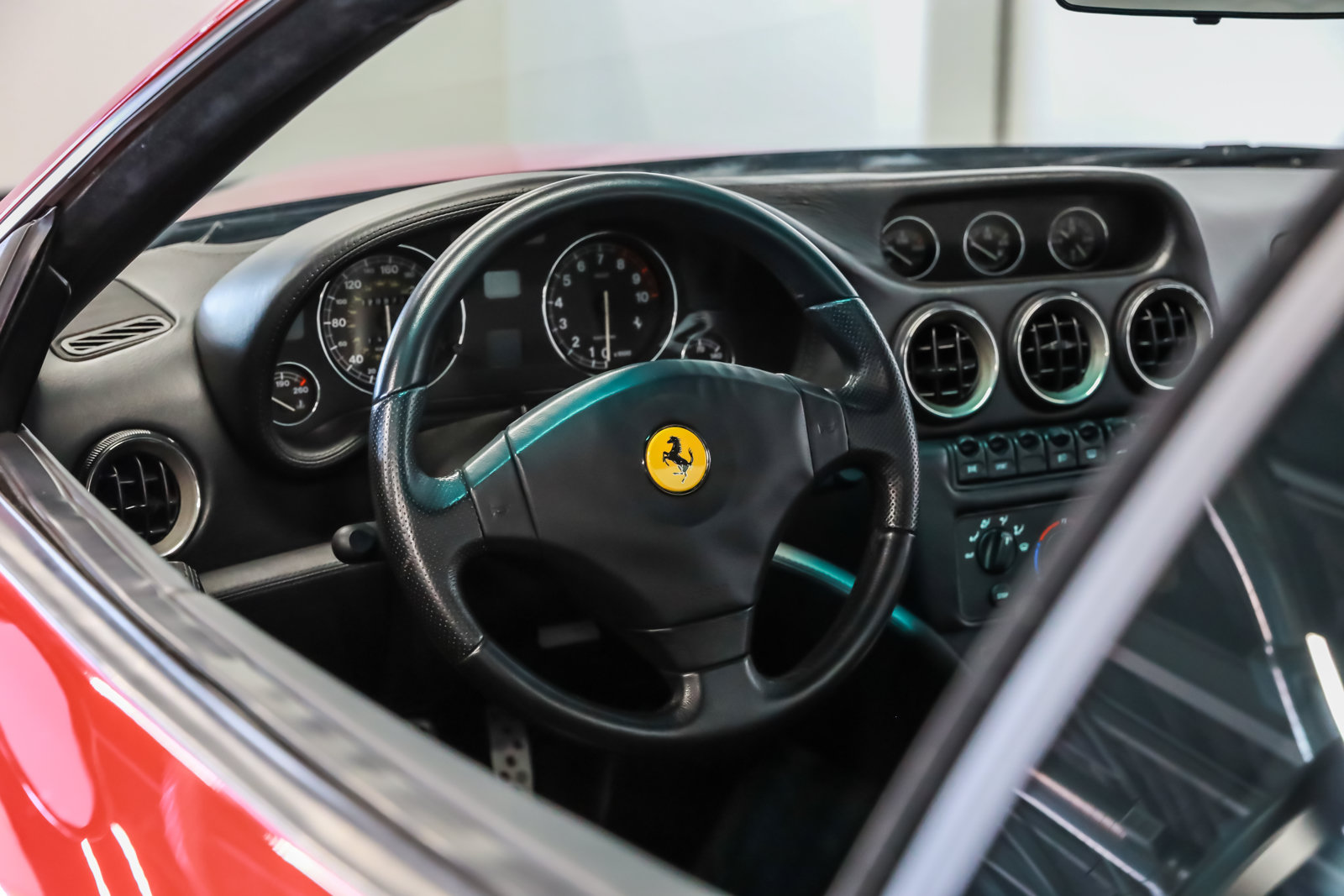 Used 2000 Ferrari 550 Maranello Coupe RWD image 31