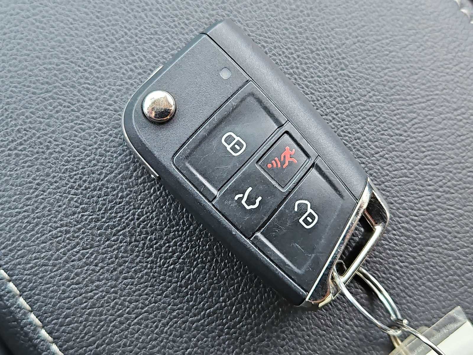 Used 2022 Volkswagen Tiguan S image 34