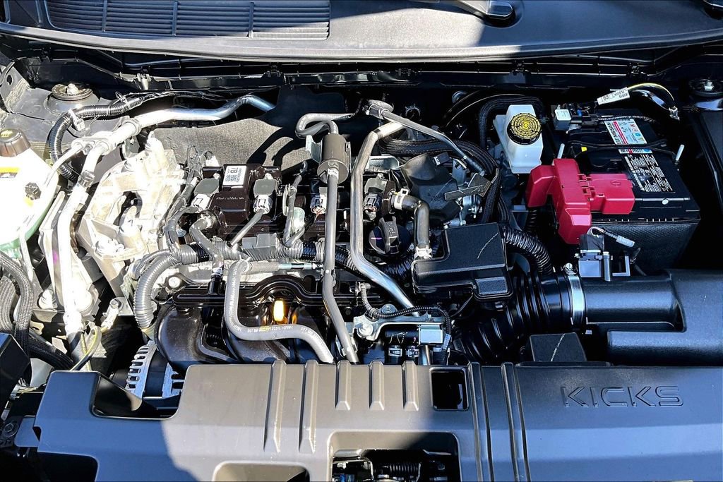 Used 2025 Nissan Kicks SR image 11