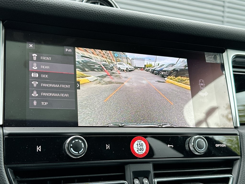 Certified 2023 Porsche Macan S AWD/4WD image 17