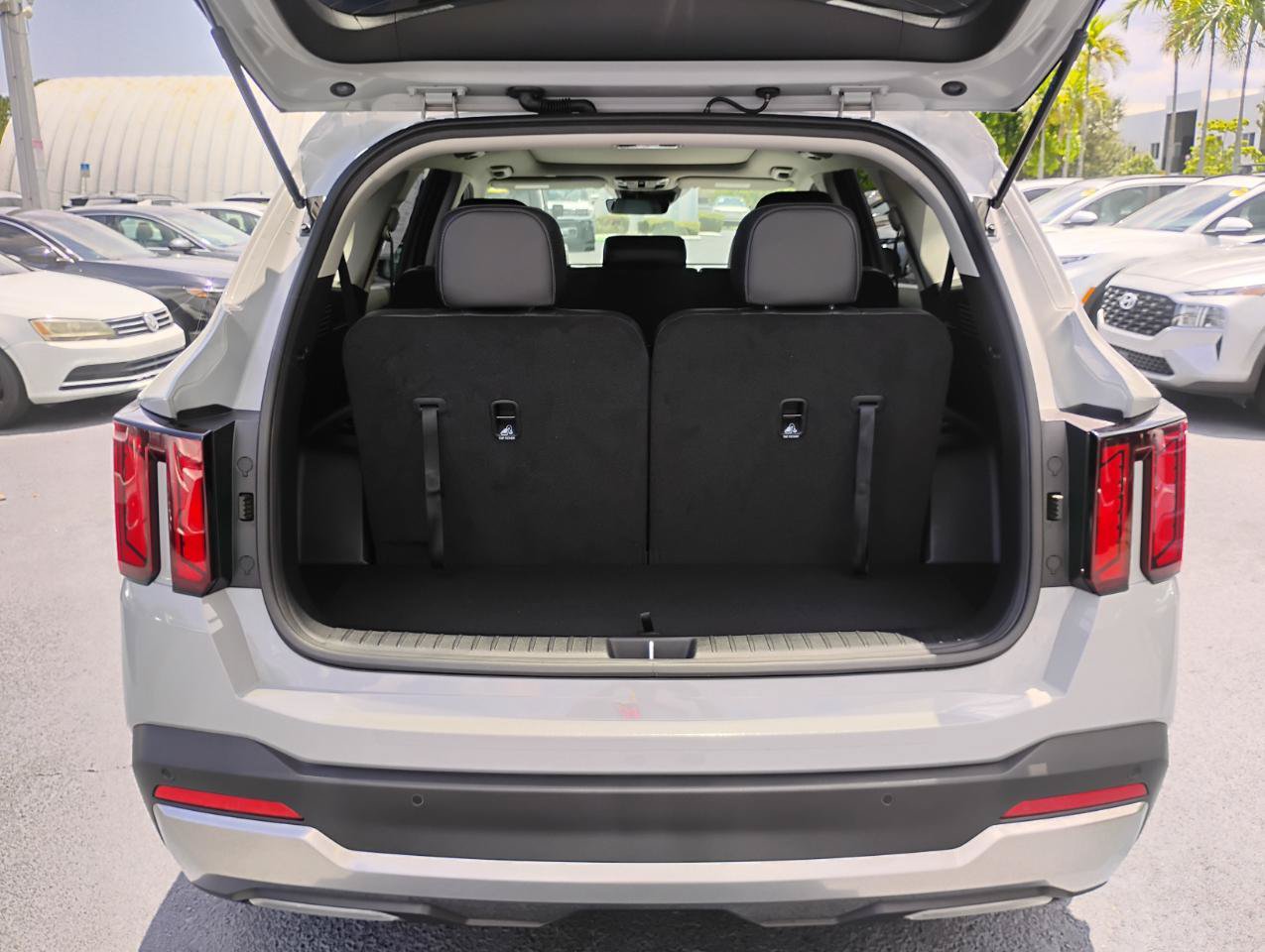 Used 2024 Kia Sorento S w/ Panoramic Sunroof Package FWD image 6
