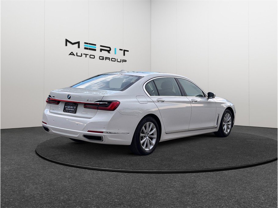 Used 2021 BMW 740i xDrive w/ Premium Package AWD/4WD image 9
