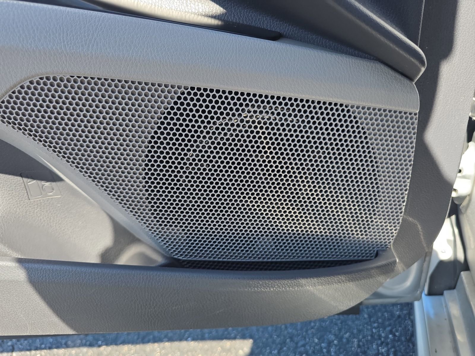 Used 2019 Toyota Camry SE image 15