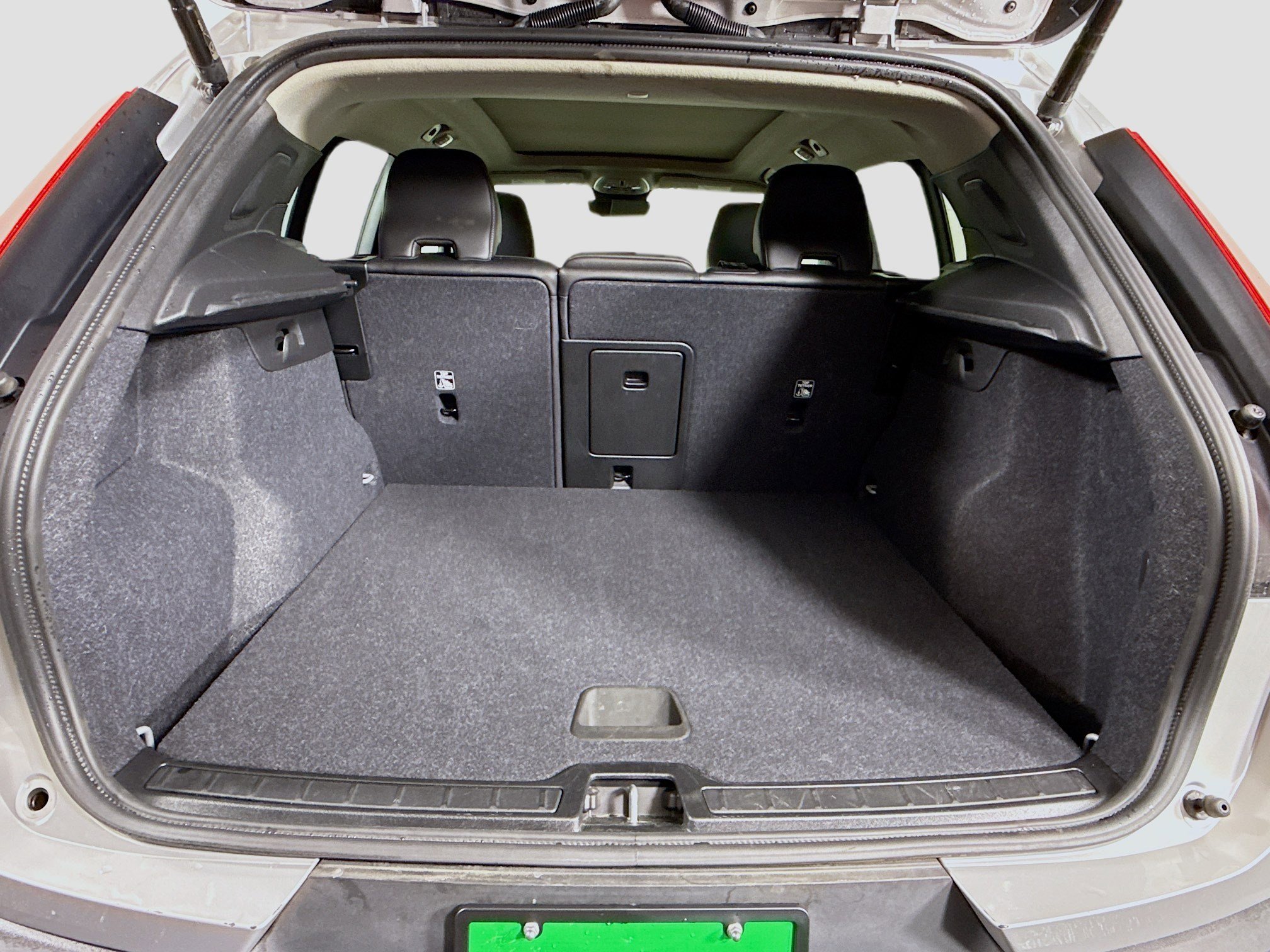 Used 2025 Volvo XC40 B5 Core image 35