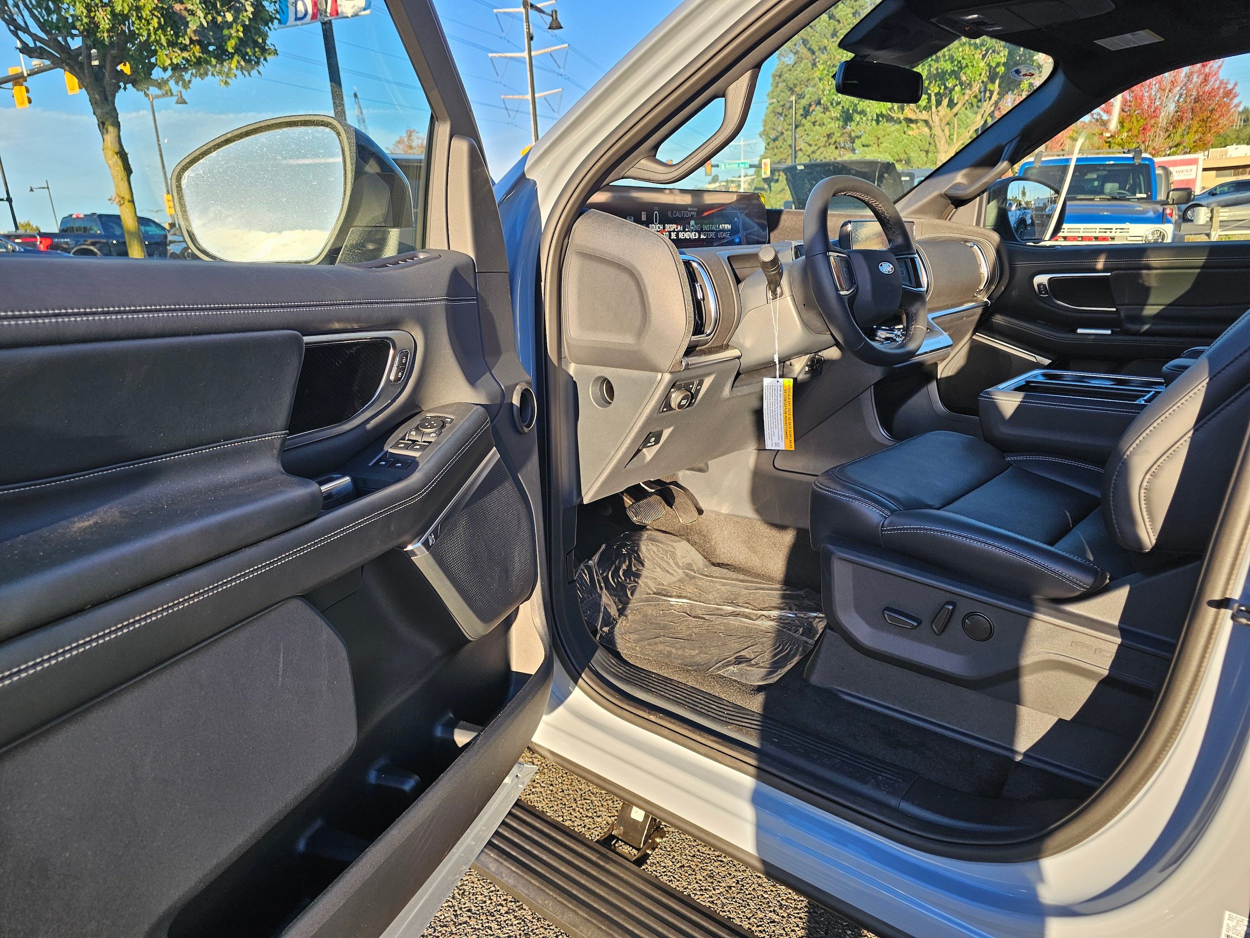 New 2027 Ford Expedition Max Platinum w/ Stealth Performance Package AWD/4WD image 16