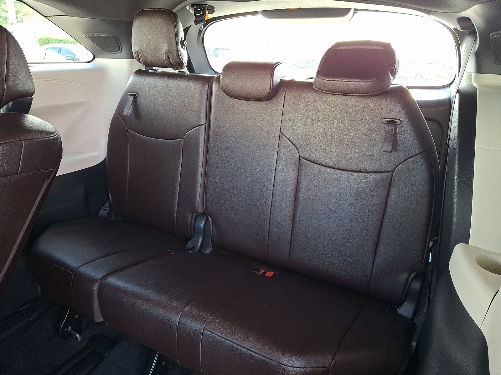 Used 2024 Toyota Sienna Platinum AWD/4WD image 10