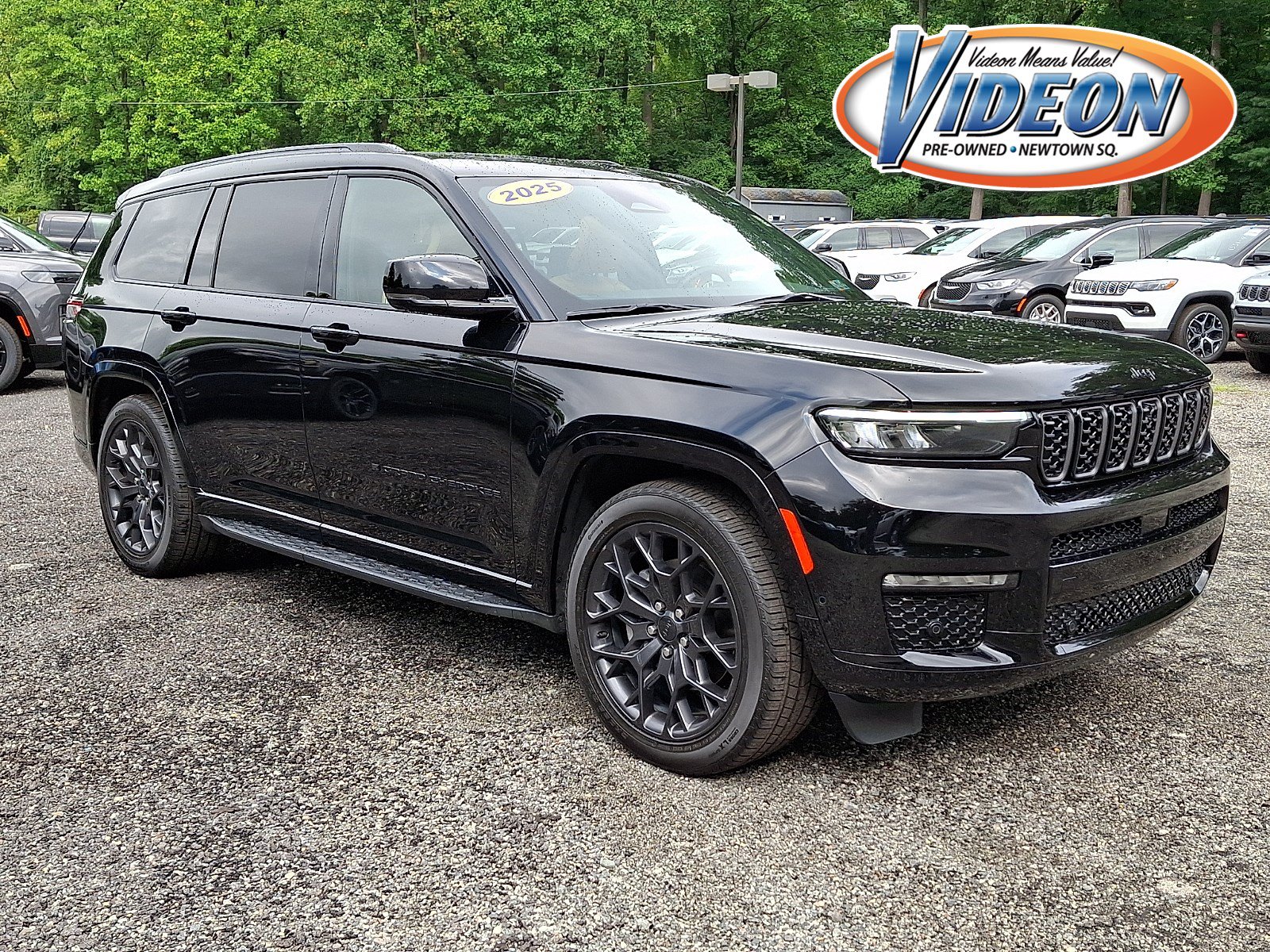 Certified 2025 Jeep Grand Cherokee L Summit AWD/4WD image 1