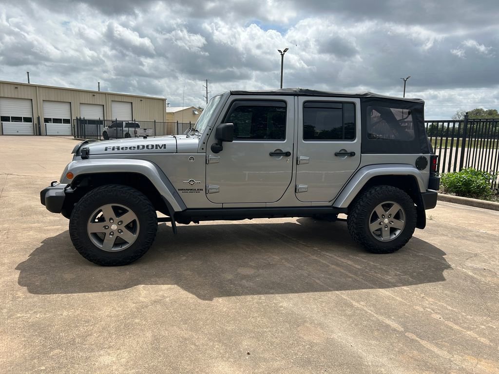 Used 2013 Jeep Wrangler Unlimited Sport image 9